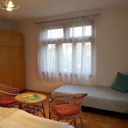 Vilka Slavkov-priestranna Vilka S Krasnou Zahradou. *