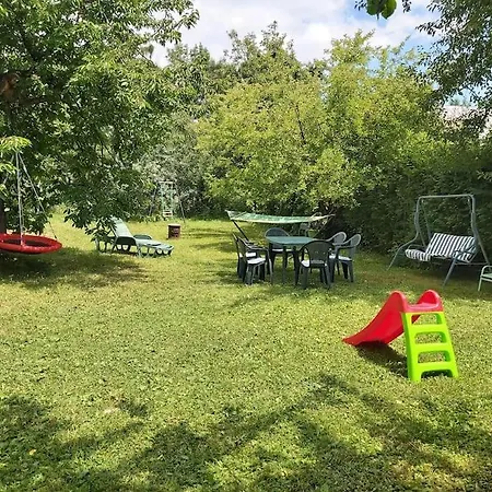 Vilka Slavkov-priestranna Vilka S Krasnou Zahradou. Holiday home Velky Slavkov